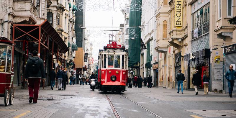 企业管理系统与物联网（IoT）集成：以易欧系统为例的定制开发与应用场景深度分析